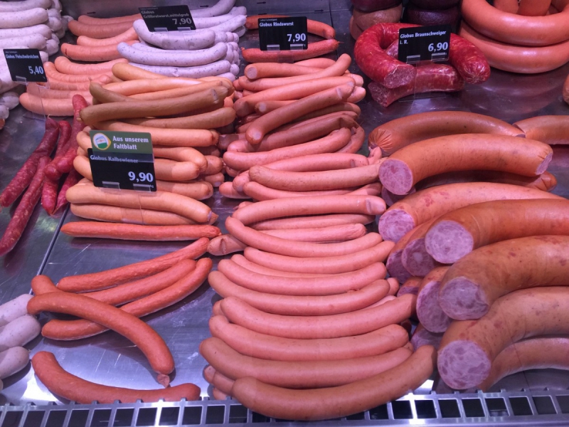 charcuterie-LES ARCS-min_sausages_meat_butchery-1069321